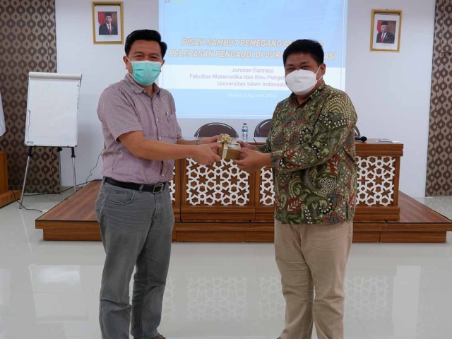 Terpilih lagi Sebagai Ketua Jurusan, Prof. Yandi  Siap Membawa Jurusan Farmasi Semakin Maju