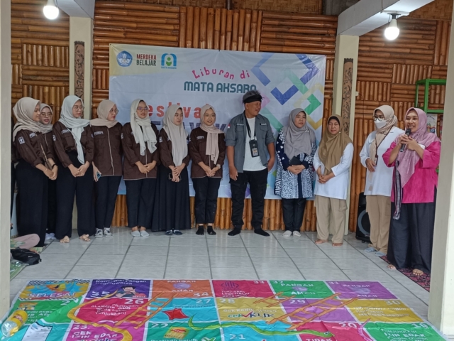 Liburan Sekolah, Dosen Farmasi UII Edukasi Ibu dan Anak tentang Cacingan dan Kutuan di Ngaglik, Sleman