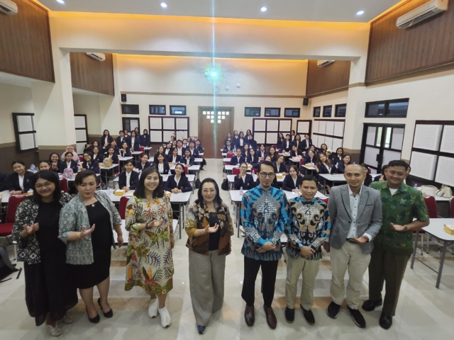 Universitas Bali Internasional (UNBI) Kunjungi Farmasi UII untuk Studi Banding