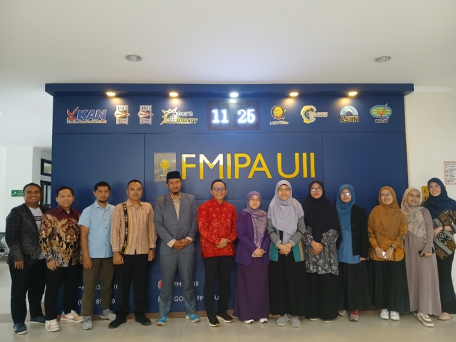 Farmasi UII Terima Kunjungan STIKES Salsabila Serang