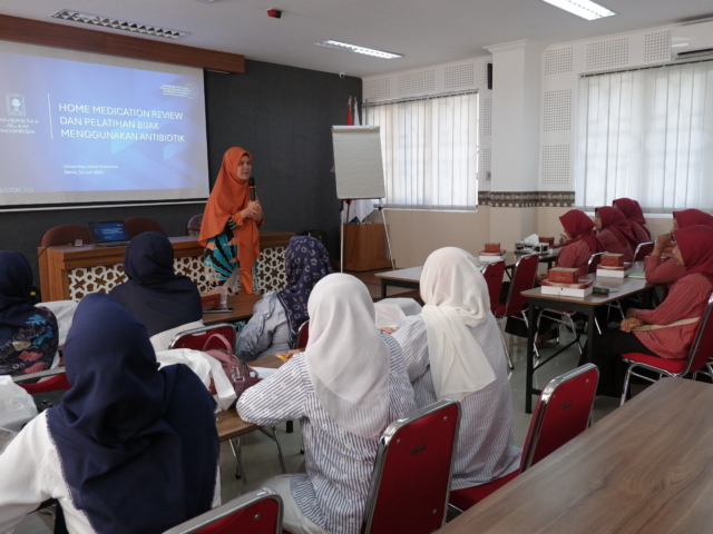 Farmasi UII Adakan Sosialisasi HMR dan Pelatihan Bijak Menggunakan Antibiotik